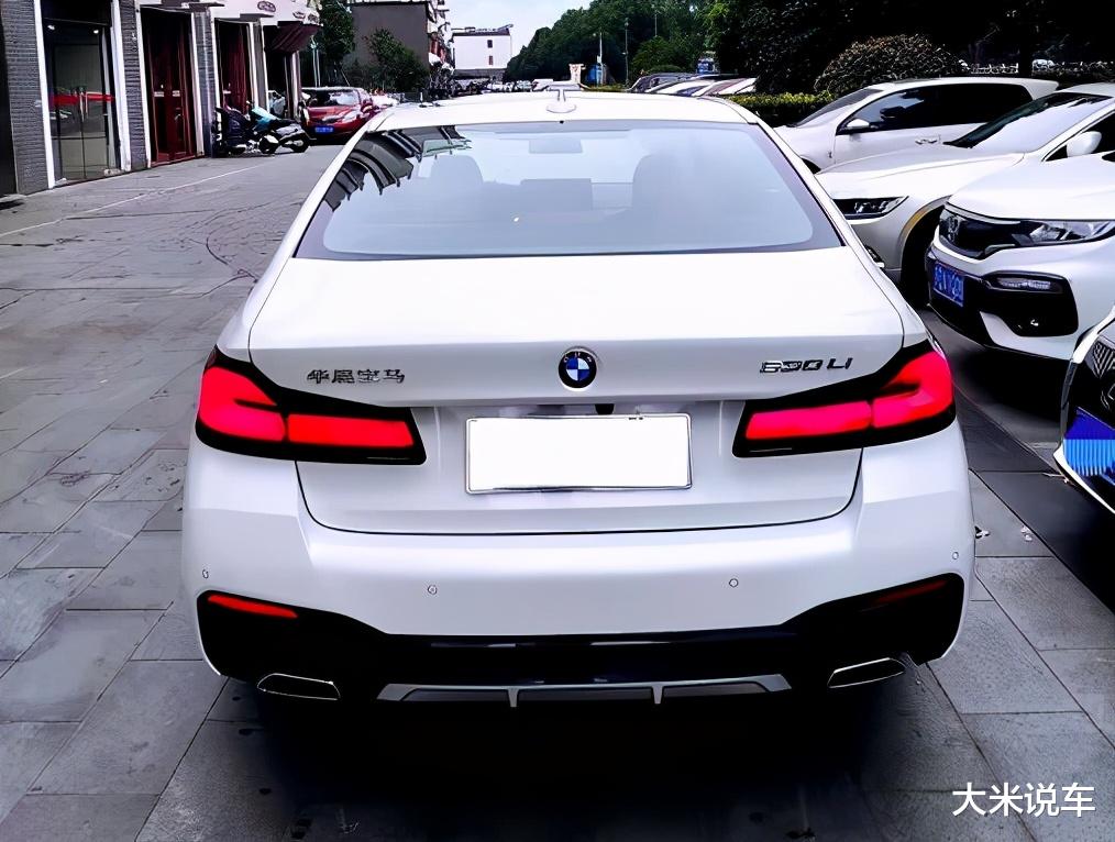 华晨集团|实拍：宝马530Li外观似7系，内饰惊艳，上市2个月开始优惠