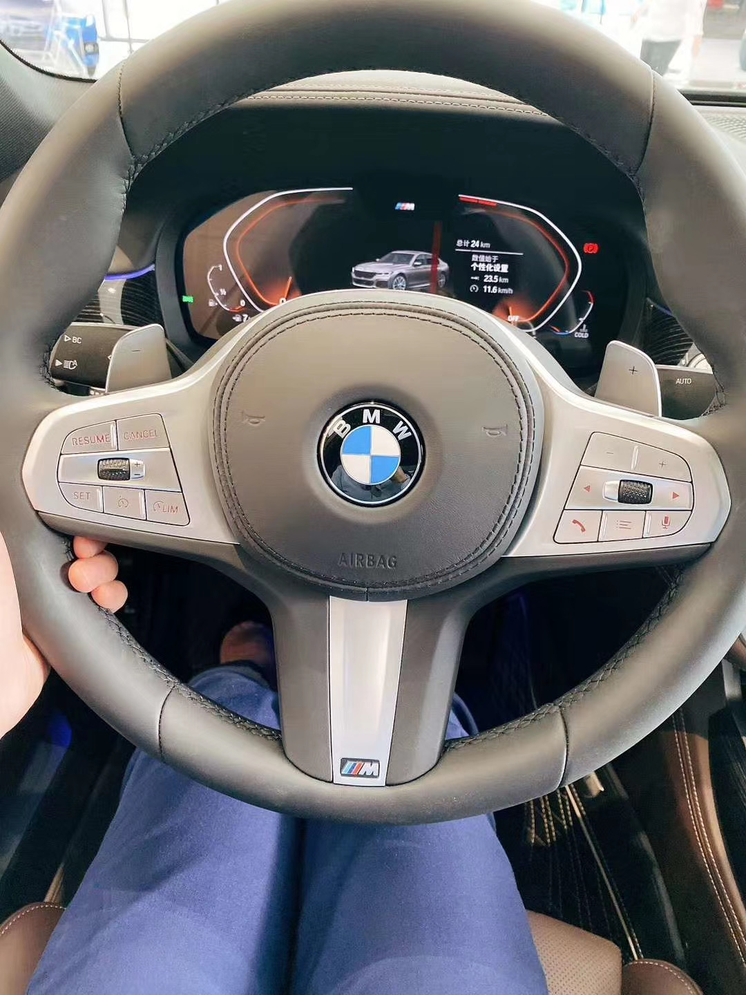 新BMW7系 730 貝爾尼納灰-圖5