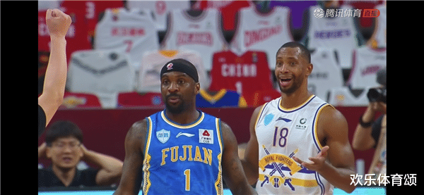 福建省▲有内鬼了！北控落后福建19分，马布里一张大黑脸，他却在旁边笑出了声