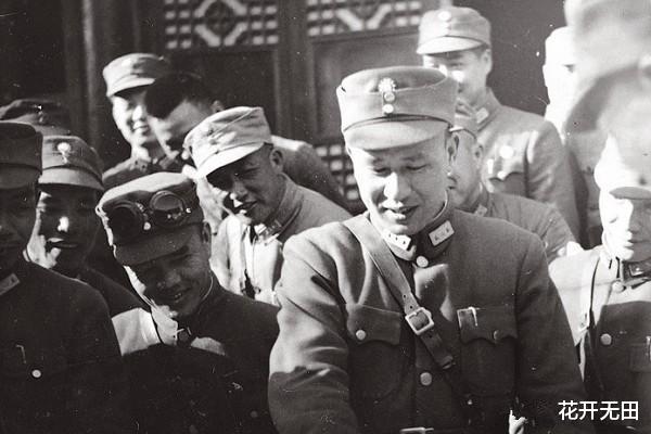 王亚樵|看了此人资料后，蒋介石直冒冷汗，随即对戴笠下令：务必除去