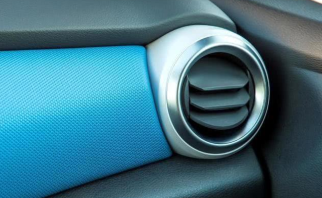 本田飞度▲日产亮出“性价王”!或不足5万油耗3毛2,开它上班还要啥摩托