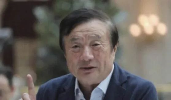 华为■为了30万，损失了8100亿，博尔顿一句话打了特朗普一巴掌