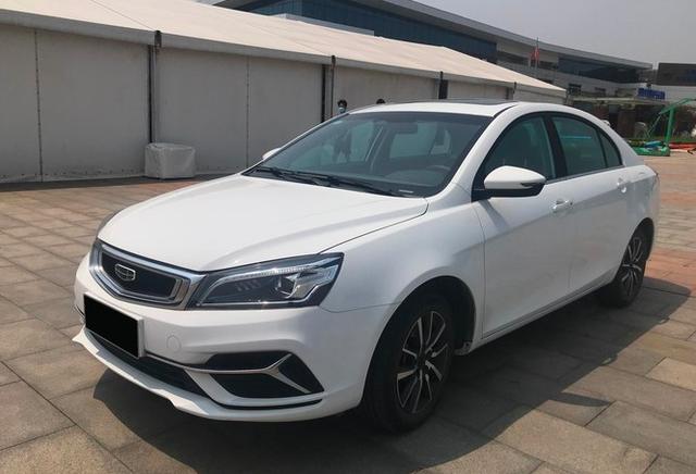 吉利帝豪|还好没买吉利，国产又出好车了，轴距2米7配贯穿尾灯，或7w开回家