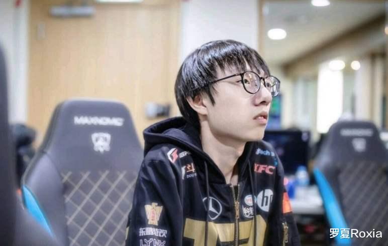 林炜翔|doinb直言：打排位和比赛是两件事，NEST还不是lwx在C