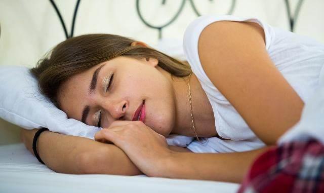 『肝脏』肝在变硬之前，身体可能会发出暗号，若你一个也没有，恭喜