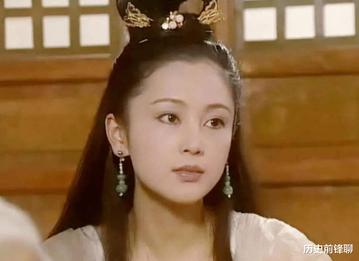 #张雨剑#有种“惊艳”叫15年后的嫦娥，当她换下古装后，网友：这谁能不爱啊！