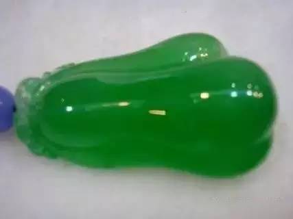 翡翠▲08年这件翡翠只要百万，现在已经接近千万了