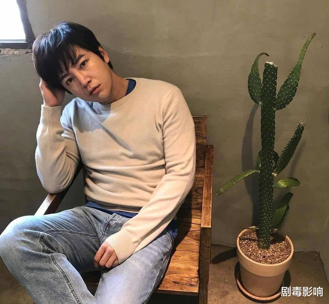 张根硕|张根硕近照曝光，嘴角法令纹明显，瘦身成功颜值却难回巅峰