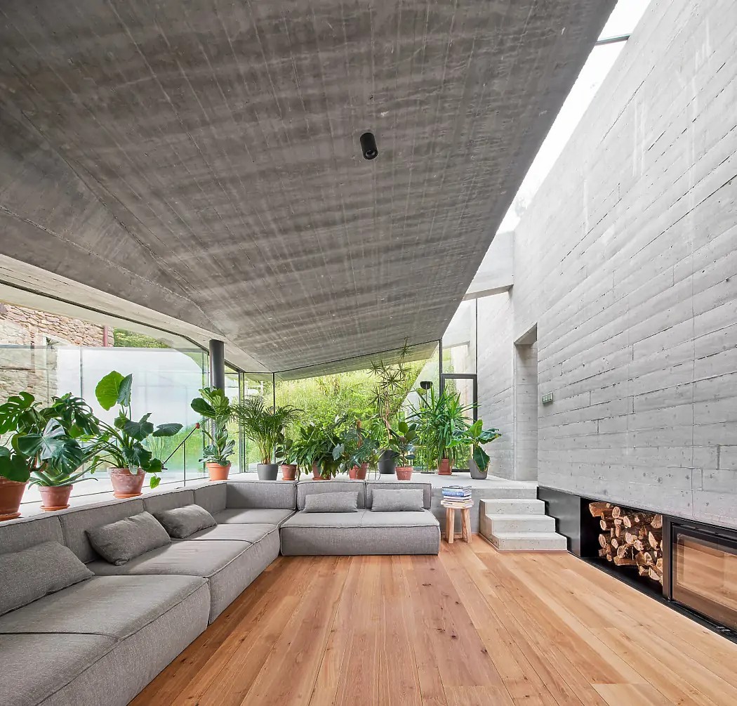 『』全球家居设计 TOP 10： 西班牙传统水泥石别墅