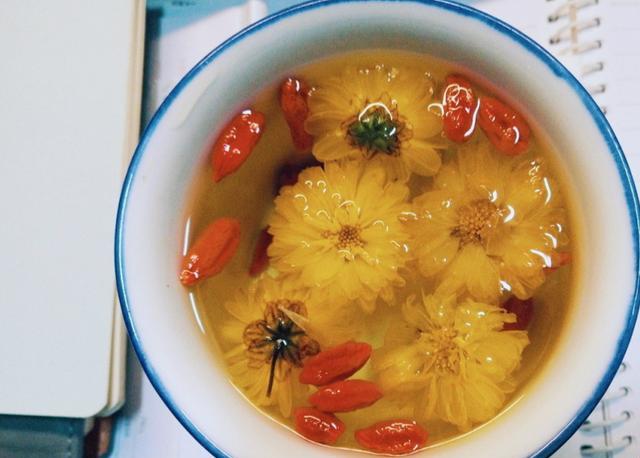 肝脏：头部若出现5个“怪象”，可能是肝病要“登门”，劝你早查肝CT