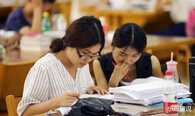 #考研#二流大学研究生和985本科生,谁更有优势?网友:5年后差距明显