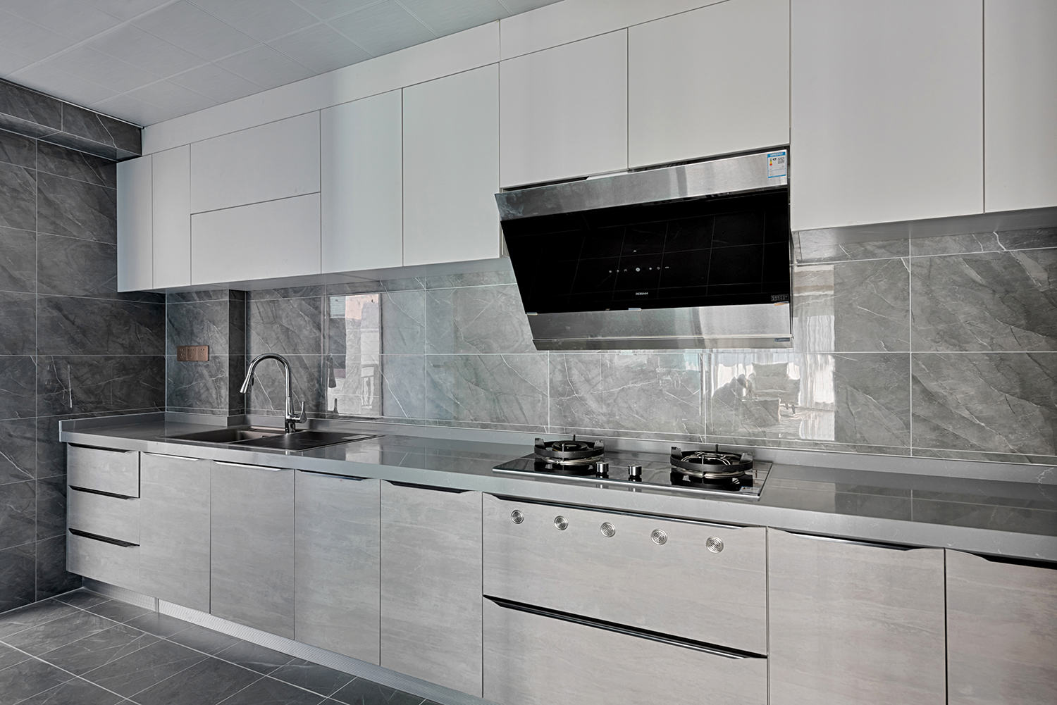 大户型▲146平米的大户型，金铜色带来的轻奢美感，治愈人心！