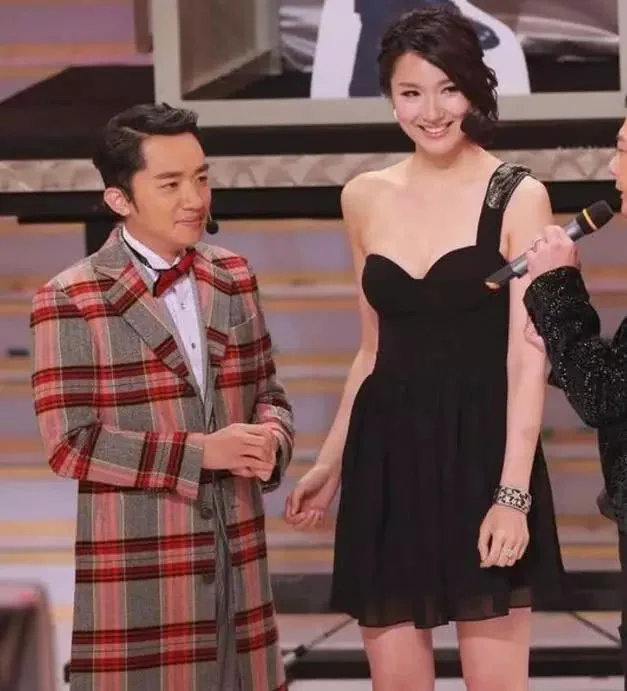 「奔跑吧兄弟」上过奔跑吧的七对情侣，两对正在热恋，一对已分手，最后一对已离婚