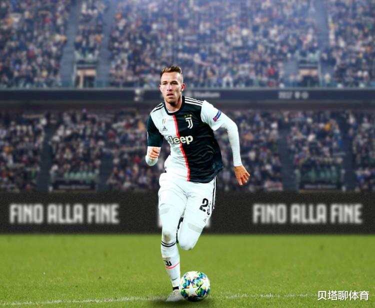 「巴塞罗那」官宣！皮亚尼奇加盟巴萨被群嘲：C罗辅佐过他，现在轮到梅西了