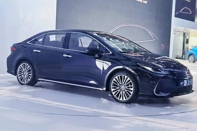丰田卡罗拉|大号“卡罗拉”发布！定位A+级搭2.0L，丰田傲澜能火吗？