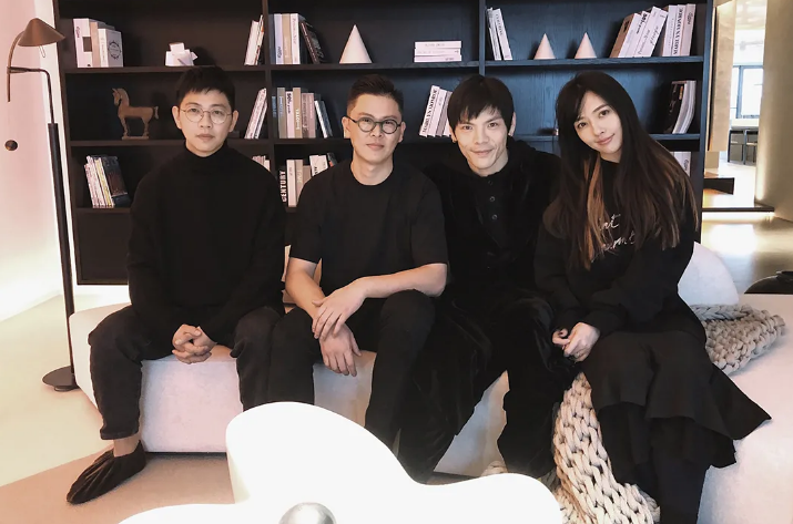 |向太送郭碧婷6亿豪宅首曝光！面积大过篮球场，装修疑偏心向佐
