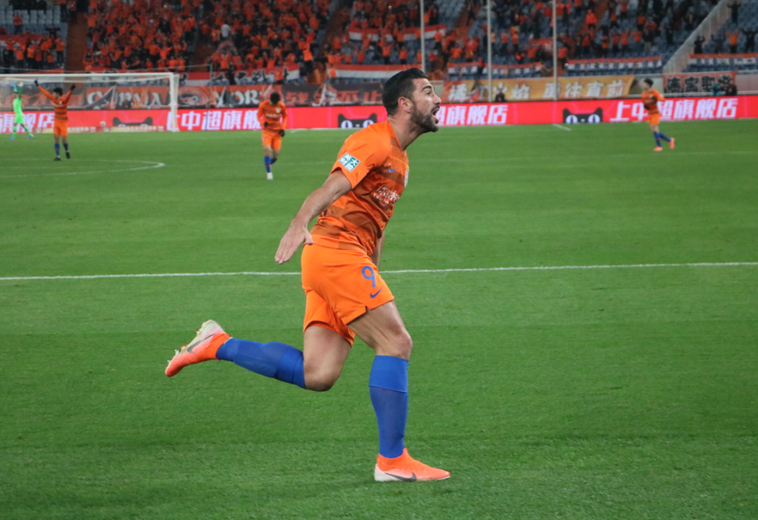 『隔离』费莱尼坚持训练，莫伊塞斯隔离还剩1周，李霄鹏的助手下周归队