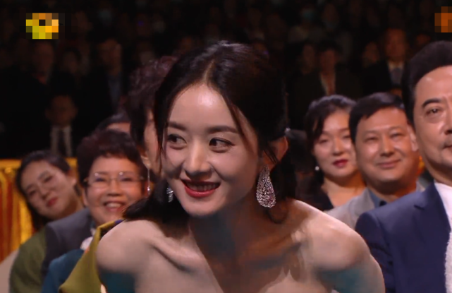 赵丽颖|明星护肤上百万真不白花,看到赵丽颖高清镜头下的脸蛋,谁敢信33!