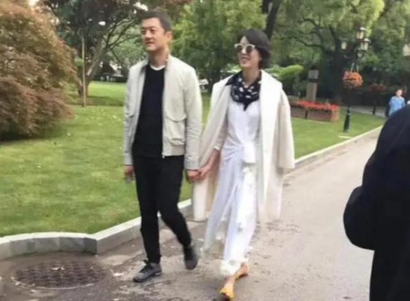 李亚鹏|李亚鹏当众表白彝族姑娘，女方气质清冷，中戏毕业且是超模冠军