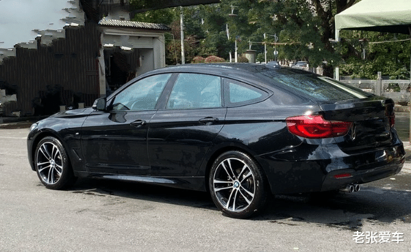 宝马3系|纯进口2.0T，看车标就能够迷倒一片，如今价格\跳水\，却卖不动