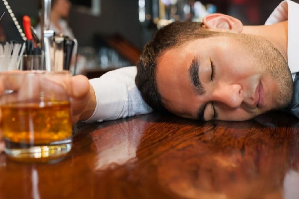 肝癌|56岁男子不沾烟酒，查出肝癌，医生：身上若有\1红2臭\，早检查