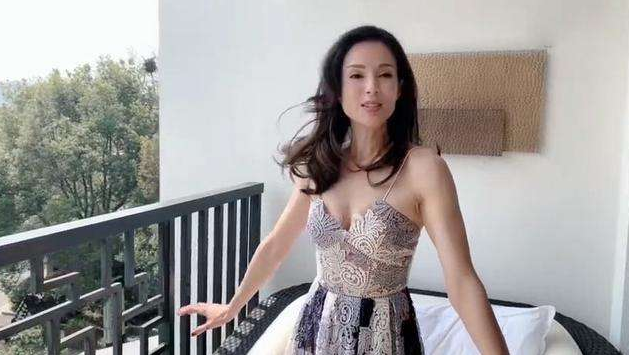 李若彤|“小龙女”李若彤形象是玉女吗？看了这组照片才明白，被骗了好多年