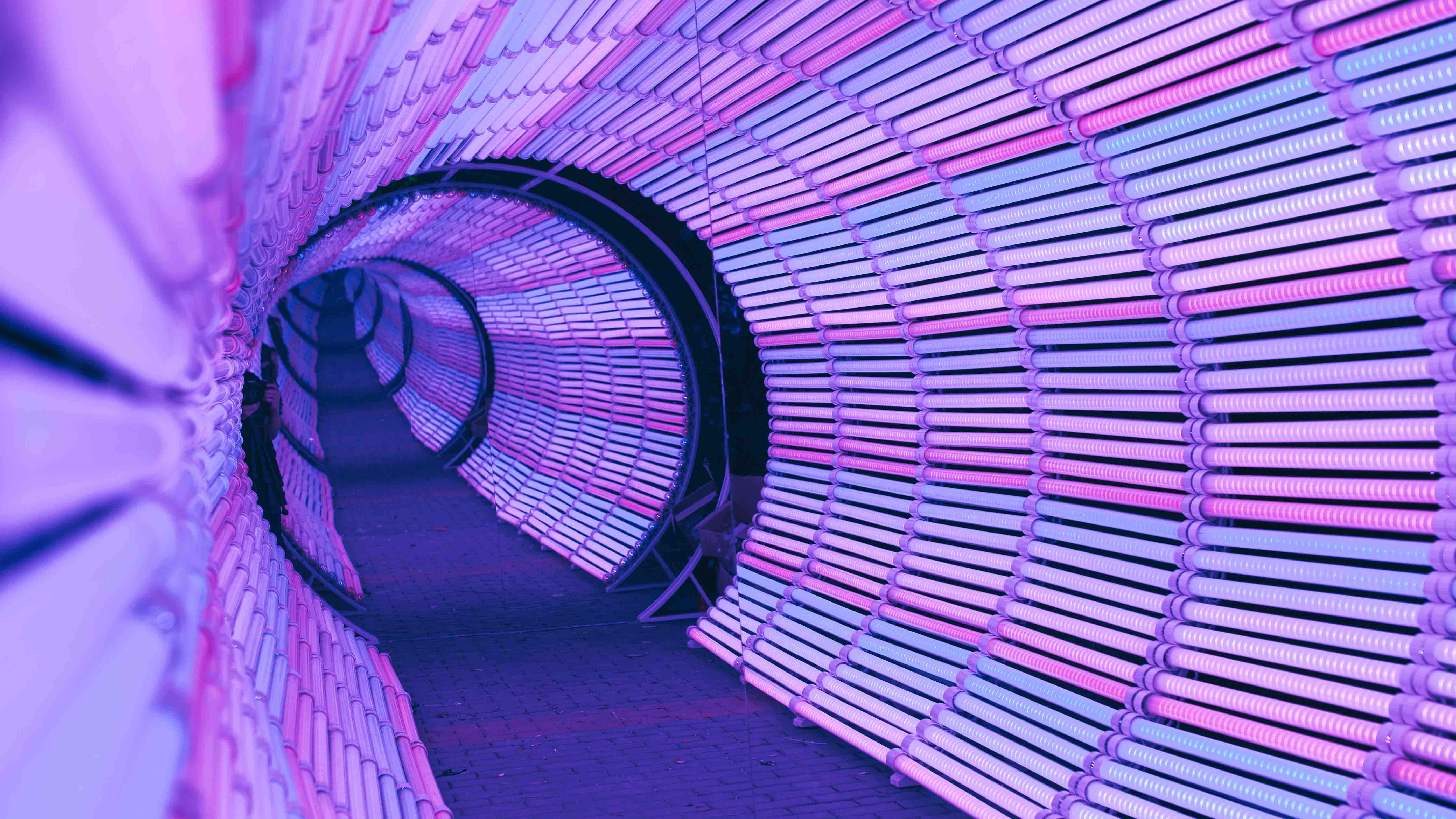 |中国境内出现“时空隧道”？穿越隧道时间倒退一小时，怎么回事？