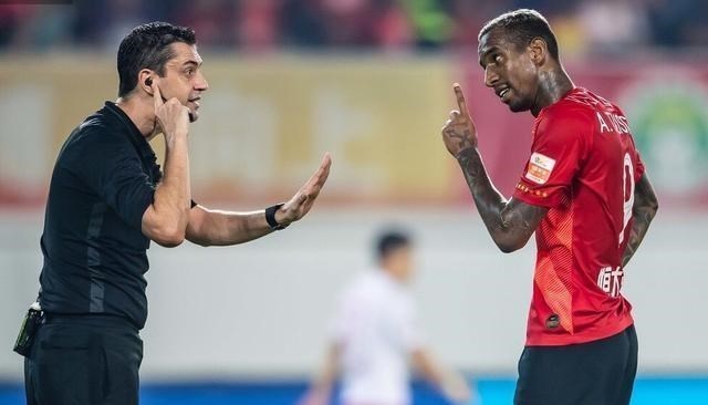 [广州恒大]又来！曝广州恒大核心大将再生离队想法，卡纳瓦罗要发飙了！