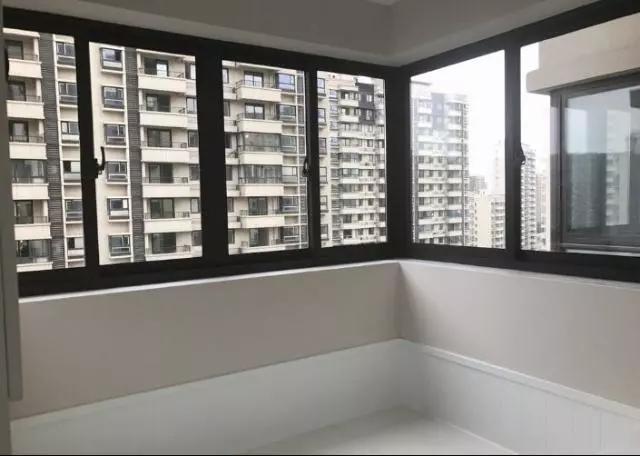 新房装修完工，一进门就被玄关迷住，全屋不做吊顶，邻居都羡慕