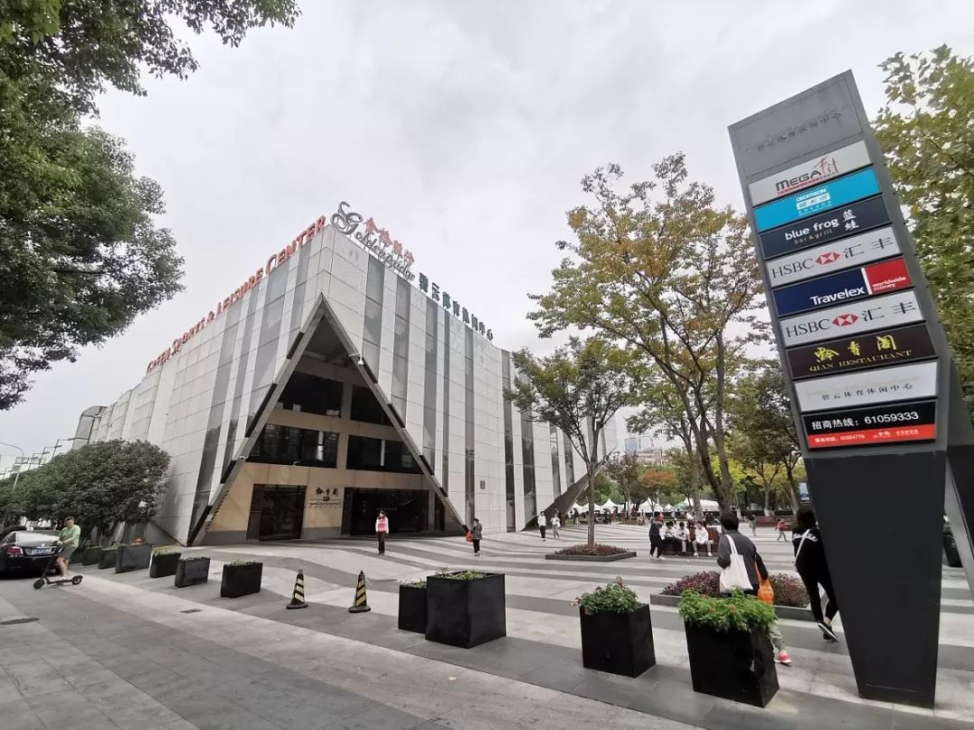 春节前的碧云尊邸静悄悄，来下载81页的ppt产品手册吧