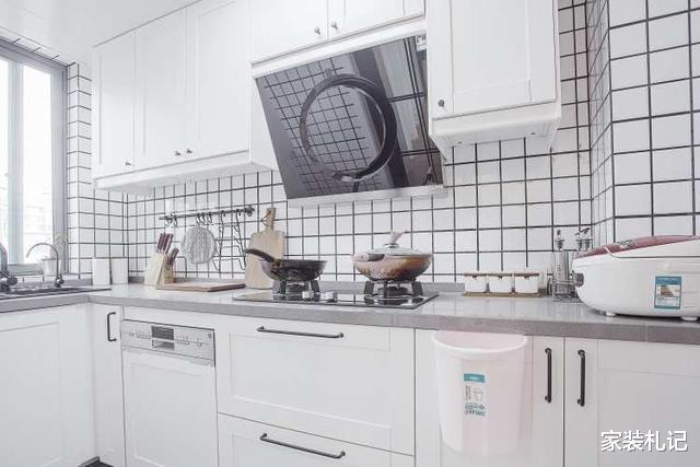 「二手房」不顾家人反对，120㎡二手房重装，前后对比差距太大，简约又漂亮