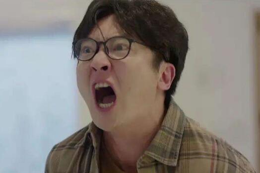 郭京飞：《我是余欢水》郭京飞那个让全网心疼地摔倒，竟是个绿幕特效