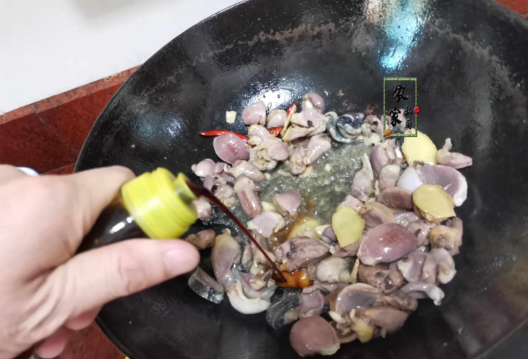 鸡胗|鸡身上最珍贵的部位，一只就一小个，老板留着自己吃，不懂吃可惜