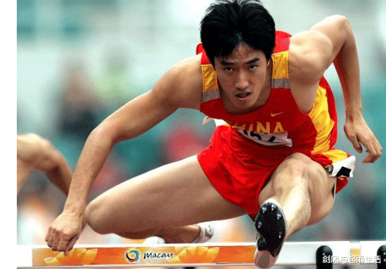 『刘翔』十几年后这场迟来的道歉终于来了，刘翔不是骗子，他是英雄