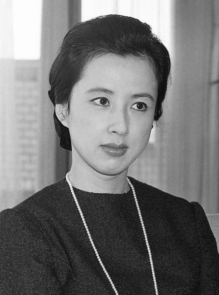 娱你有瓜|88岁知名女星癌逝,老板继承遗产后交不起巨额税费拆除豪宅卖土地