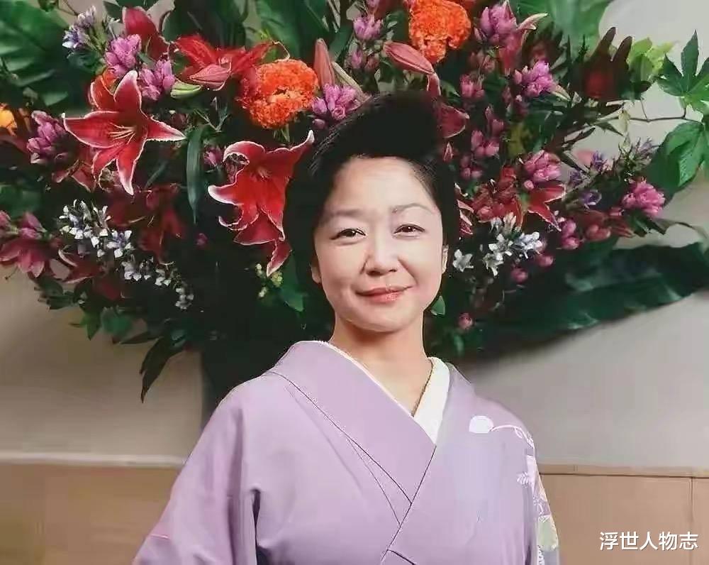 浮世人物志|日本第一妈妈桑，从20岁开始陪酒的这个女孩，是首相的大学校友
