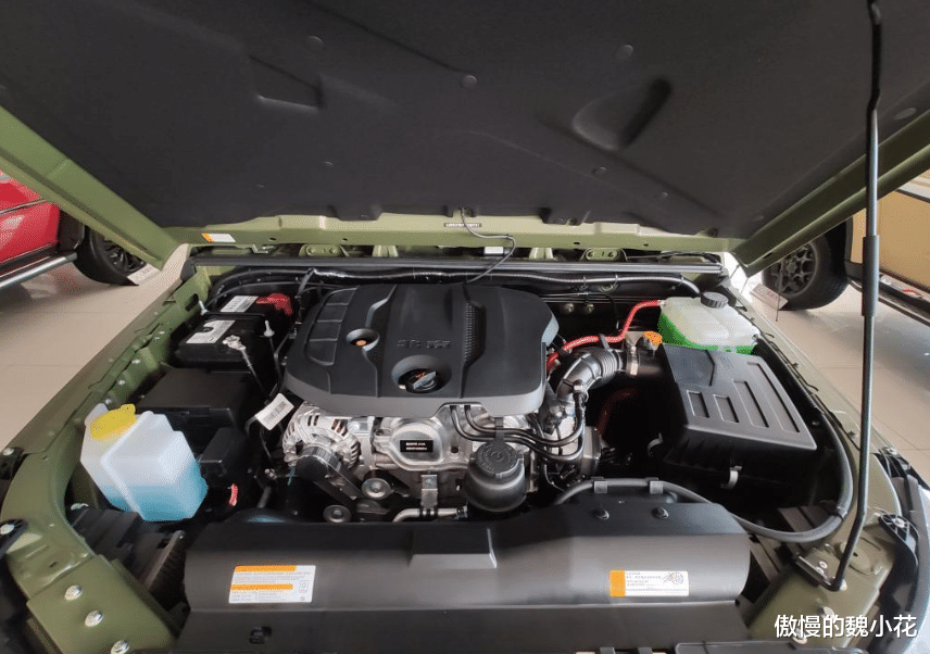 「奔驰」全新“北汽BJ40”70周年特别版到店，专属军绿色，内饰比肩奔驰！