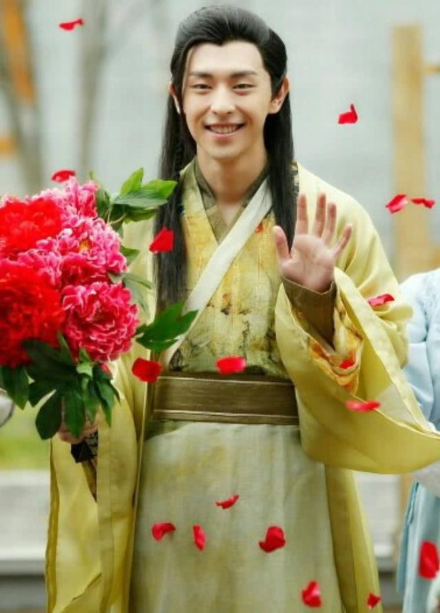 【楚乔传2】《楚乔传2》发新海报官宣,看到主角后,网友:收视率稳了!