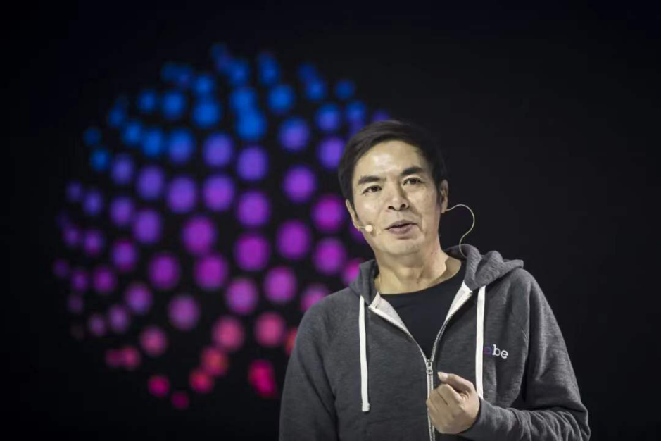 微信|腾讯注册\敲一敲\, 小功能撬动大社交