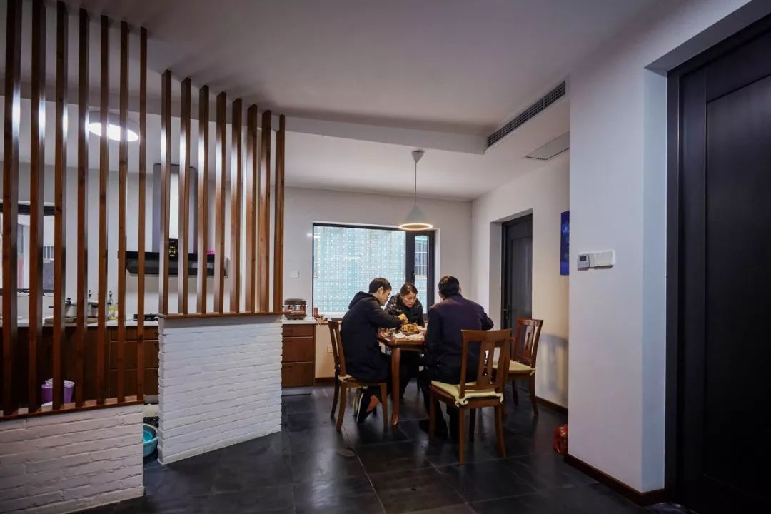 今年过年，如何让父母实现住房自由？三个年轻人用极低成本做到了