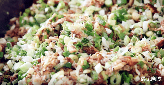 平顶山|平顶山的这家60年矿山老肉盒,5元一个半斤馅,限量300个都不够抢