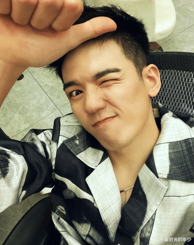 仝卓▲仝卓高考作弊写道歉信，有谁注意他的字体，确定是26岁写出的字？