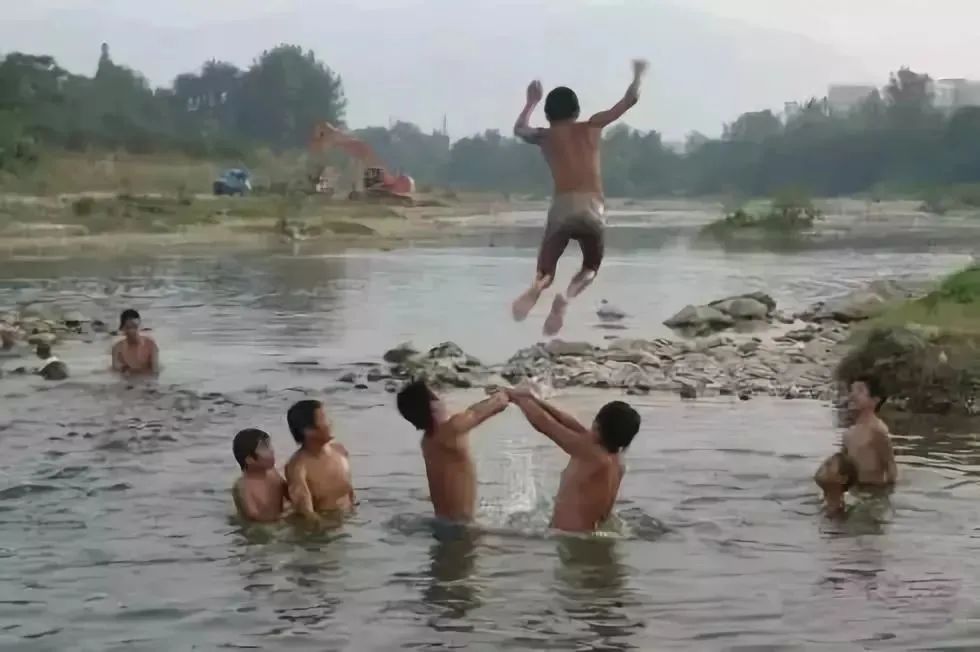 空调|回忆 | 那些没有空调和Wifi的夏天，人们是怎么度过的？