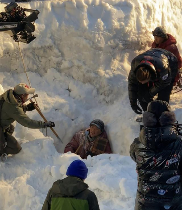 谢楠|吴京曝谢楠桡骨钢钉照!形状像耙子看着就疼,两人乐观互动显甜蜜