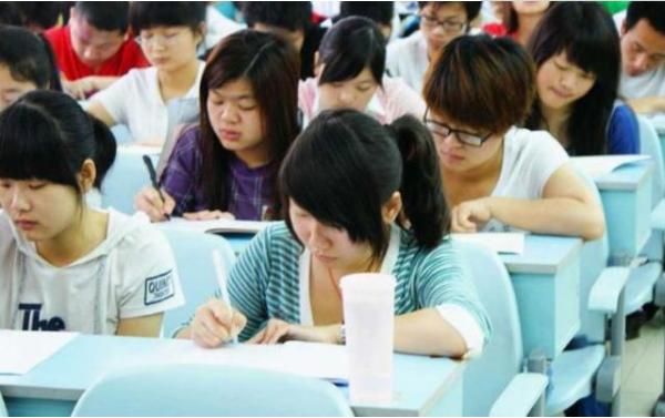 高考|分数只够考大专的女生，可以参考这7个专业，毕业后“不愁就业”