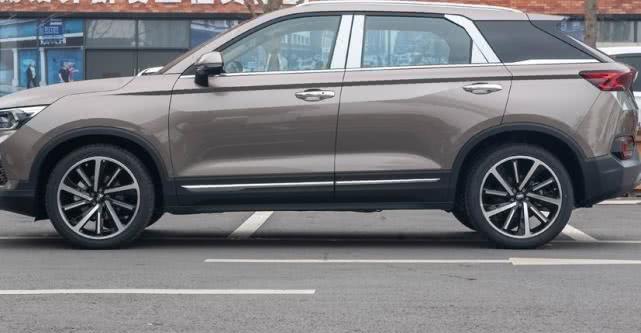 中国一汽■一汽又要火！标配LED大灯，一看价格，车友：后悔H6买早了