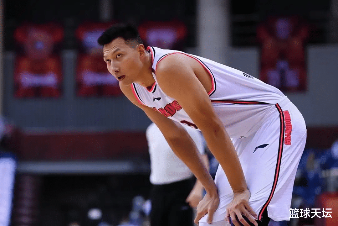 姚明|五消息！曹芳爆姚明辞职内幕，易建联伤停时间公布，浙江出现奇兵