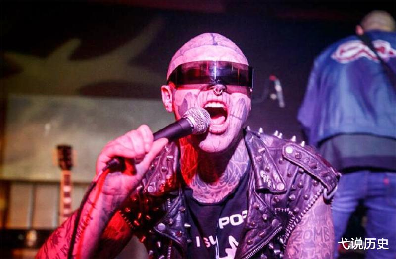 弋说历史|男子花2亿将“人骨”纹满全身，走红后却离开了人世