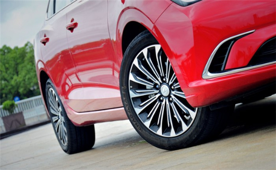 【长安逸动】想买逸动蓝鲸版，朋友劝买合资，国产车开三年就出问题是真的吗？