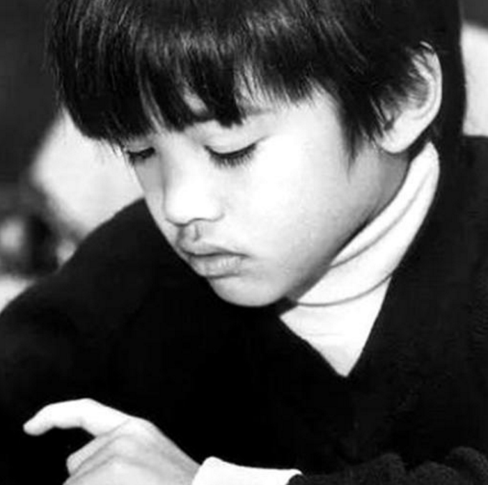 |中国神童智商全面超过爱因斯坦，8岁高考成绩760分，如今怎样了？